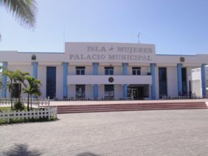 The main plaza on Mexico's Isla Mujeres The Isla Mujeres plaza