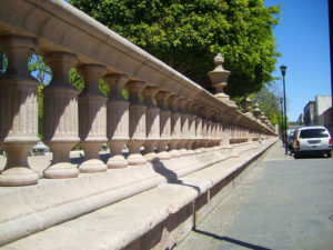 A neoclassical balustrade surrounds the San Marcos garden, a landmark in Aguascalientes, Mexico. © Diodora Bucur, 2010