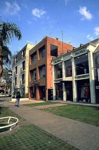 Both sides of Avenida Presidente Masaryk are lined with high-end European designer showrooms, boutiques, and shops catering to the international community. Photography by Bill Begalke © 2001