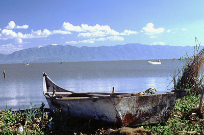 Lake Chapala, Mexico's largest natural lake. © Tony Burton