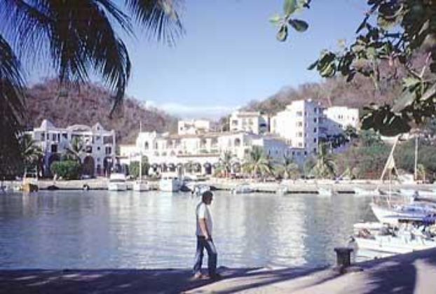 From this marina in Bahia de Santa Cruz, you can hop on a party boat, or take fishing or diving tours.
