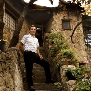 Mexican artist Jorge Monroy at his mile-high studio in Pinar de la Venta, on the edge of the Primavera Forest just west of Guadalajara. © John Pint, 2011