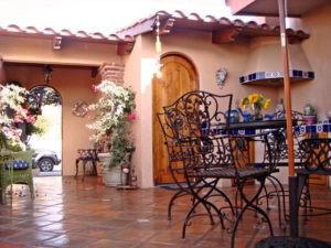 This beautiful courtyard invites outdoor living in Mision Viejo, a neighborhood in Baja California's Rosarito Beach © Baja 123, 2012