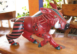 A spirited red boar by Jacobo Angeles. The master artisan is a native of Oaxaca. © Alvin Starkman 2008