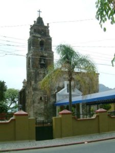 On the walk back north to the bus station is the Iglesia de San Miguel with its awning to the curb.