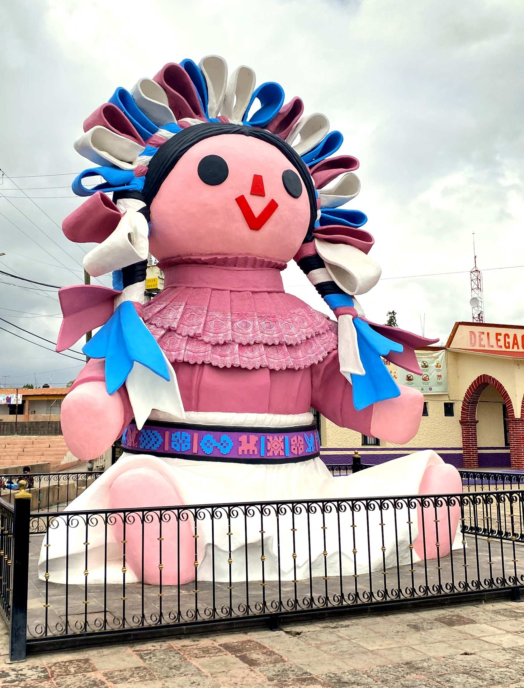 Giant Lele Doll in Amealco © Carlene Fowlkes.