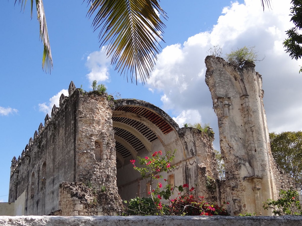 Open-aired Iglesia de Santo Niño Jesús in Tihosuco. Adam Jones. CC BY-SA 2.0.