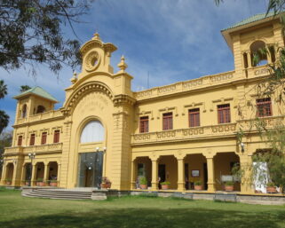 Centro Cultural Gonzalez Gallo, Chapala. (Former Railroad Station). Architect: Guillermo de Alba. Photo: Tony Burton, 2020.