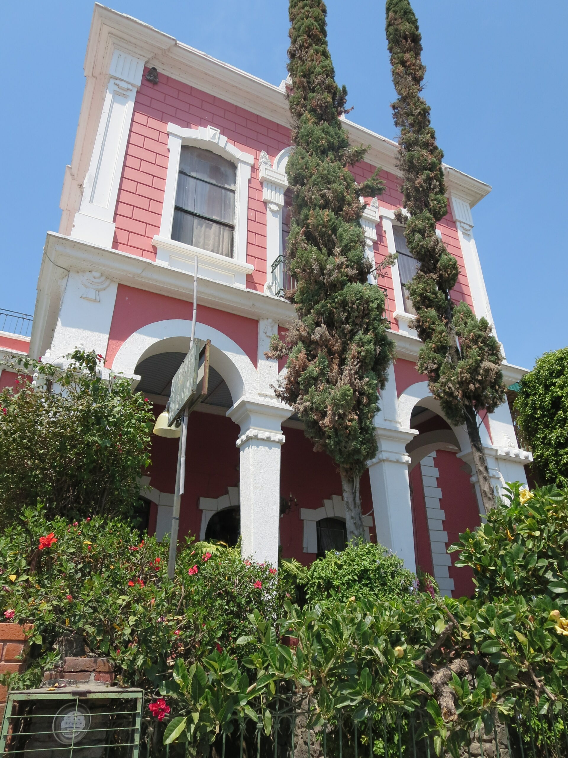 Villa Ochoa, Chapala. Photo: Tony Burton, 2016.