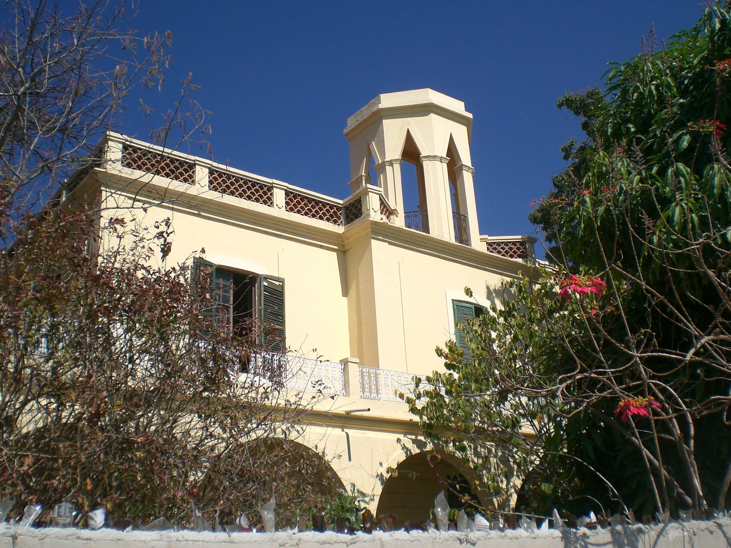 Villa Paz, Chapala. Possibly the work of Charles L Strange. Photo: Tony Burton, 2009. 